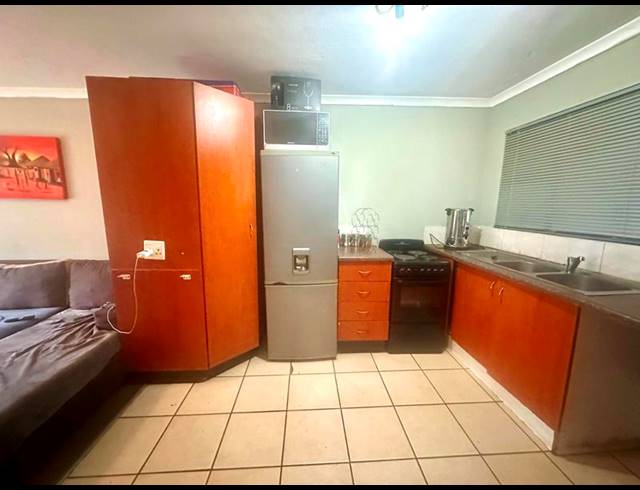 2 BEDROOM APARTMENT FOR SALE IN MONTCLAIR
